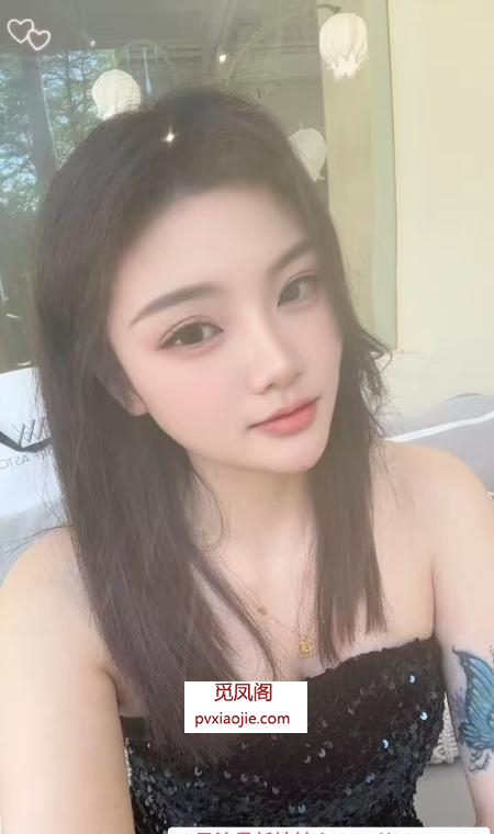 大胸妹湖里蓝芯