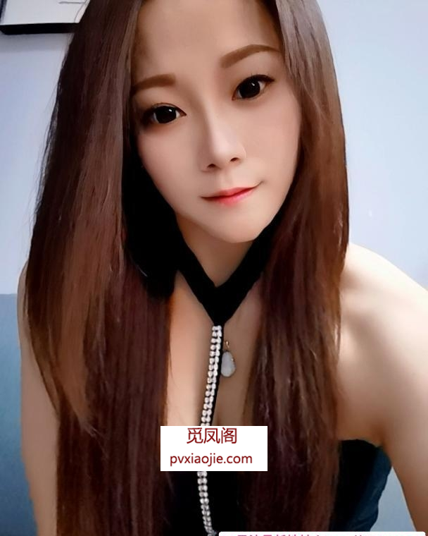 龙华丰满性感美女